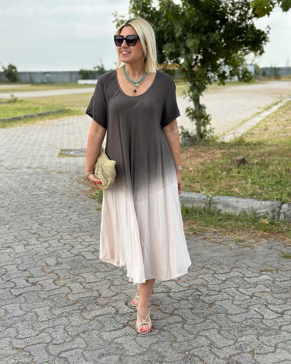 Miora – Loose-fitting dress with soft color transitions