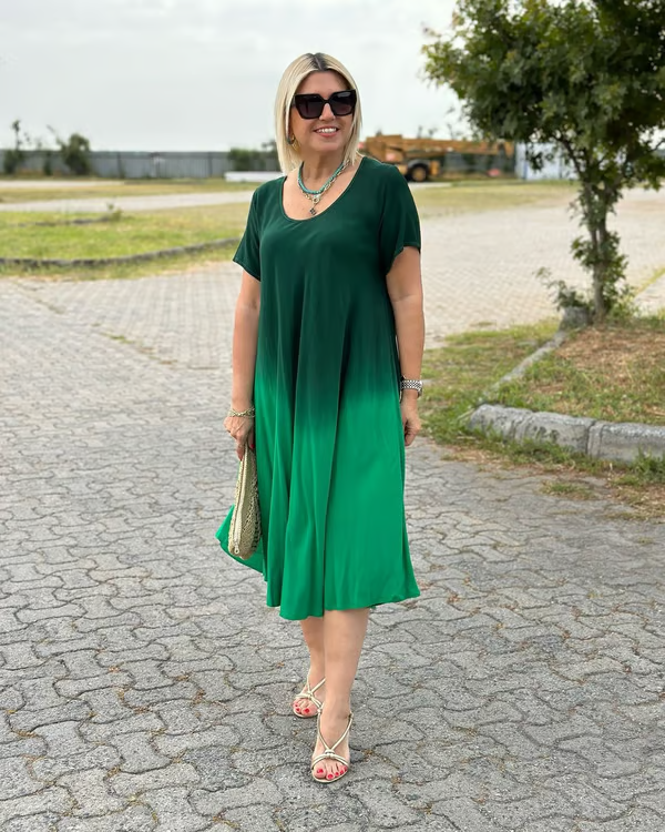 Miora – Loose-fitting dress with soft color transitions