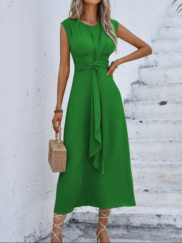 Eva | Elegant sleeveless dress with adjustable belt