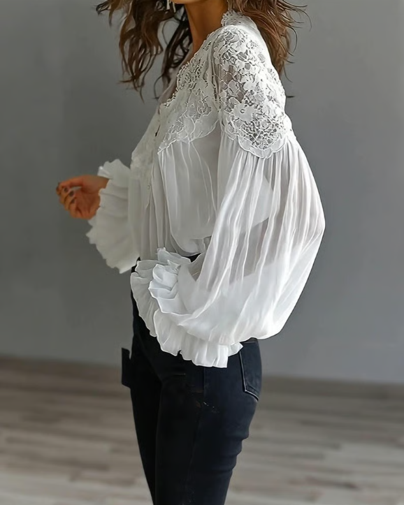Laceva | Blouse met bloemenkant en lantaarnmouwen