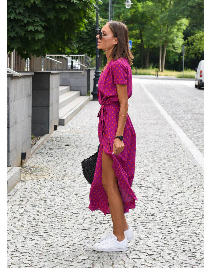 Julia - Elegant Dress with a V-Neck and a Shaping Cut