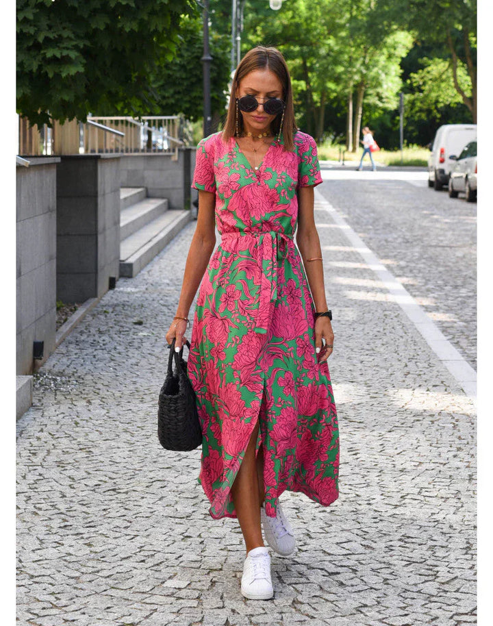 Julia - Elegant Dress with a V-Neck and a Shaping Cut