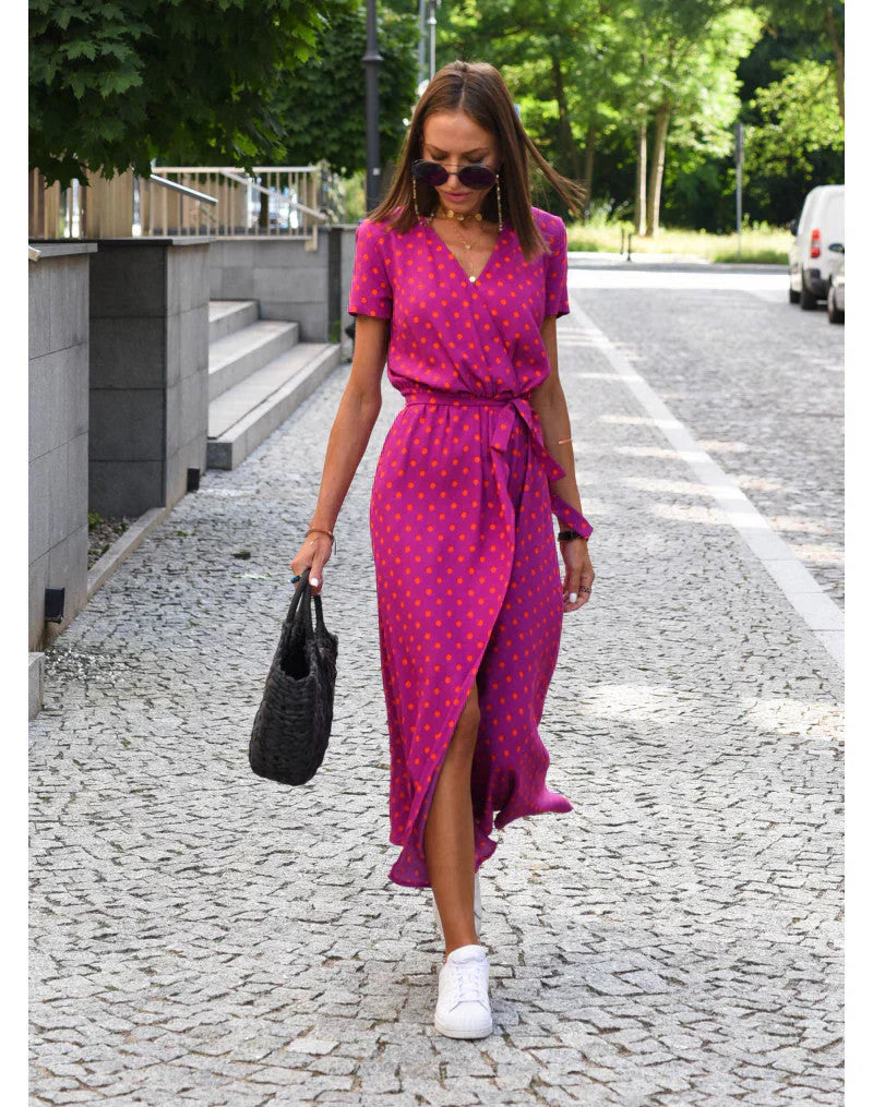Julia - Elegant Dress with a V-Neck and a Shaping Cut