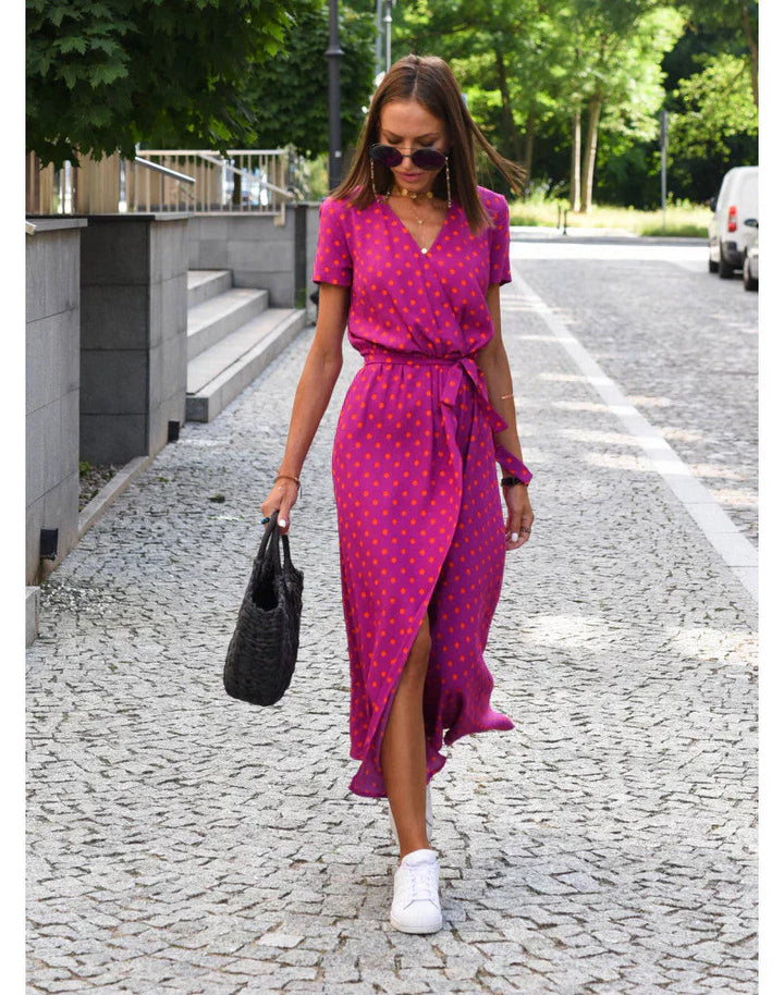 Julia - Elegant Dress with a V-Neck and a Shaping Cut