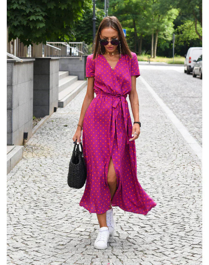 Julia - Elegant Dress with a V-Neck and a Shaping Cut