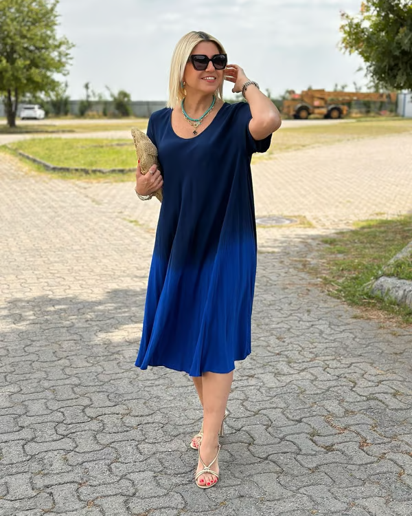 Miora – Loose-fitting dress with soft color transitions