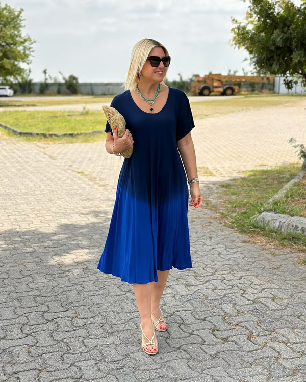 Miora – Loose-fitting dress with soft color transitions